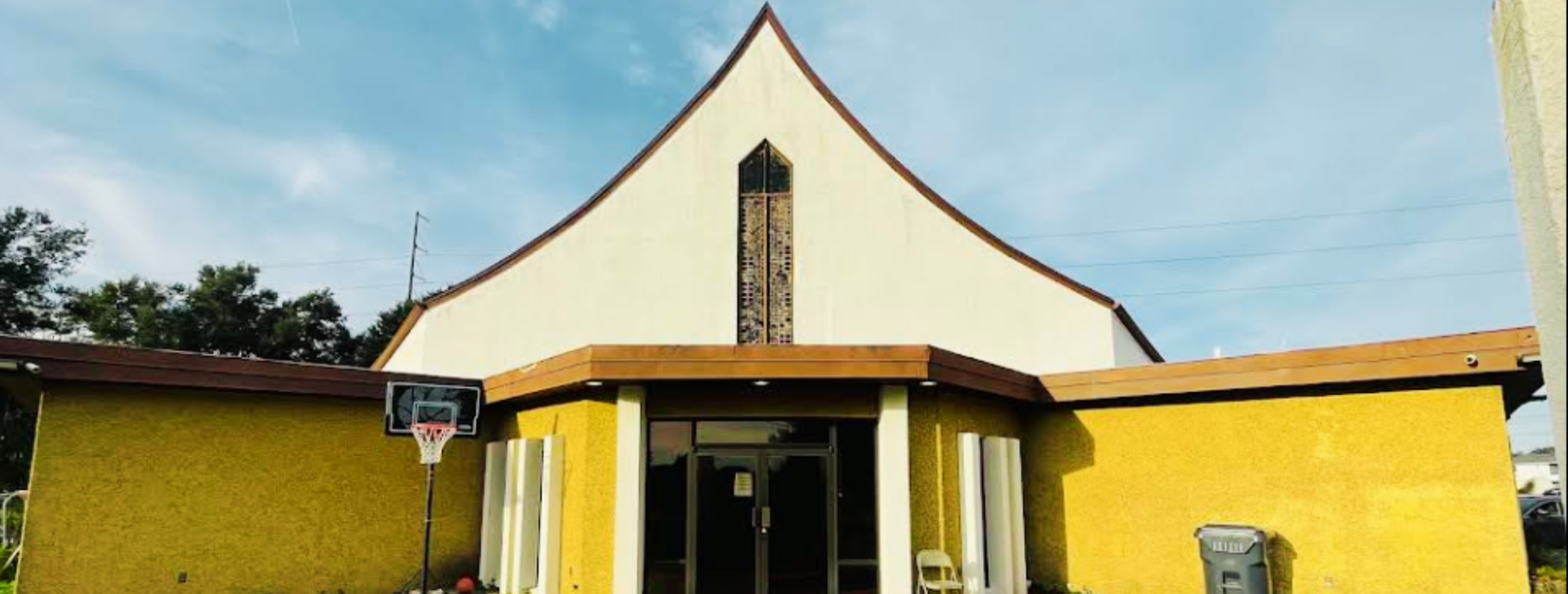 Exterior view of Masjid Al-Mutakaber Winter Haven building